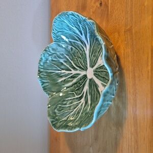 BORDALLO PINHEIRO Vintage Green Cabbage Ware Cabbage Leaf Shaped Ceramic Bowl